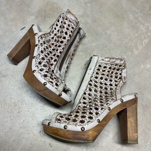 Sbicca Vintage Collection Hand Distressed Wood Platform Heels Size 8